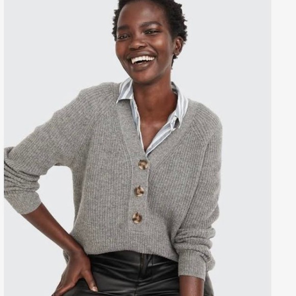 Madewell Sweaters - Madewell ribbed Lyle Henley sweater - size small.